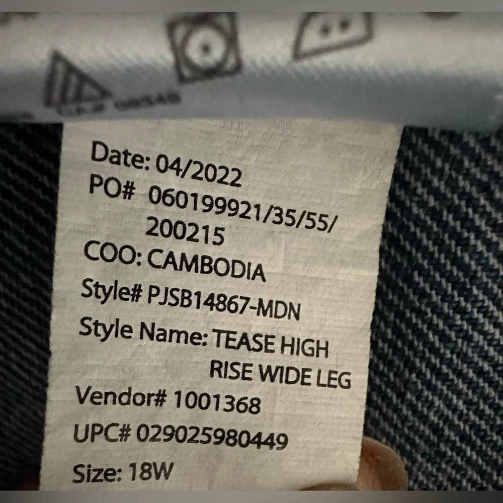 Jessica Simpson Tease High Rise Wide Leg Jeans Patch Pocket Plus Size 18 W